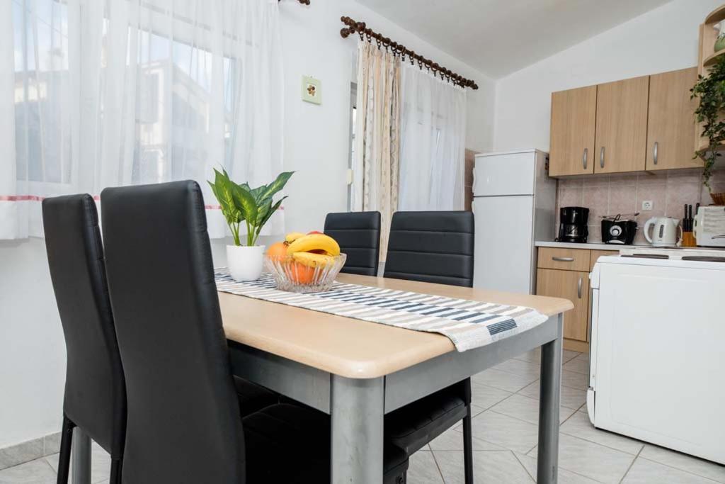 Apartmani Luka Banjol Екстериор снимка
