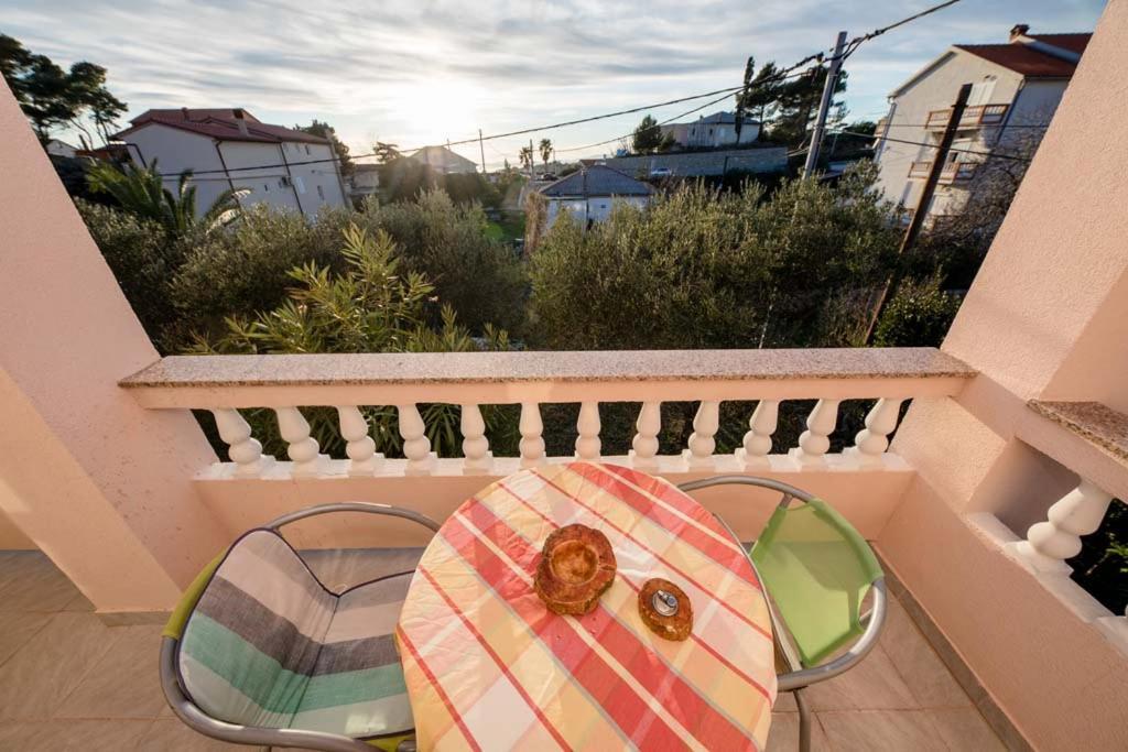 Apartmani Luka Banjol Екстериор снимка