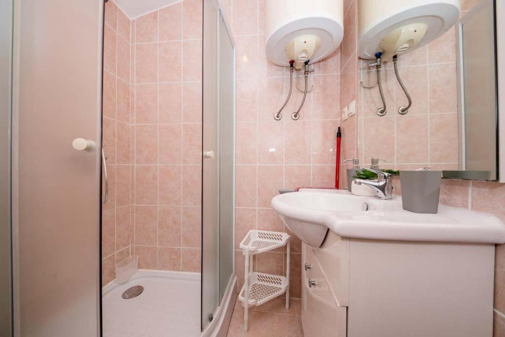 Apartmani Luka Banjol Екстериор снимка