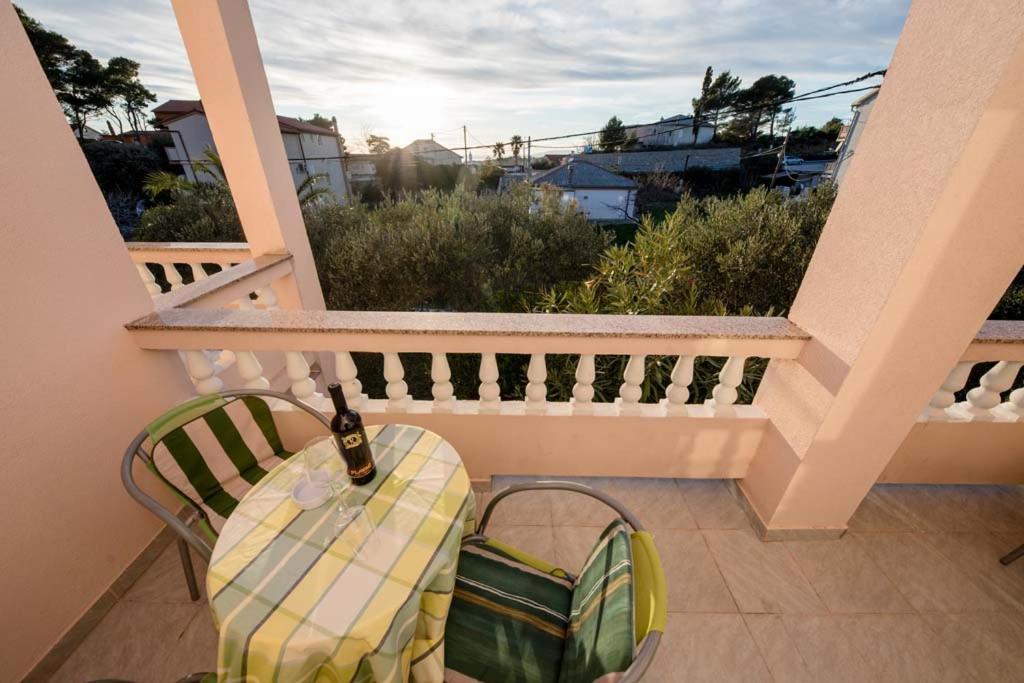 Apartmani Luka Banjol Екстериор снимка