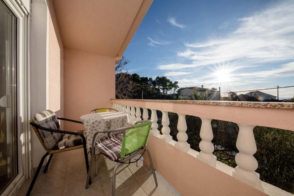 Apartmani Luka Banjol Екстериор снимка
