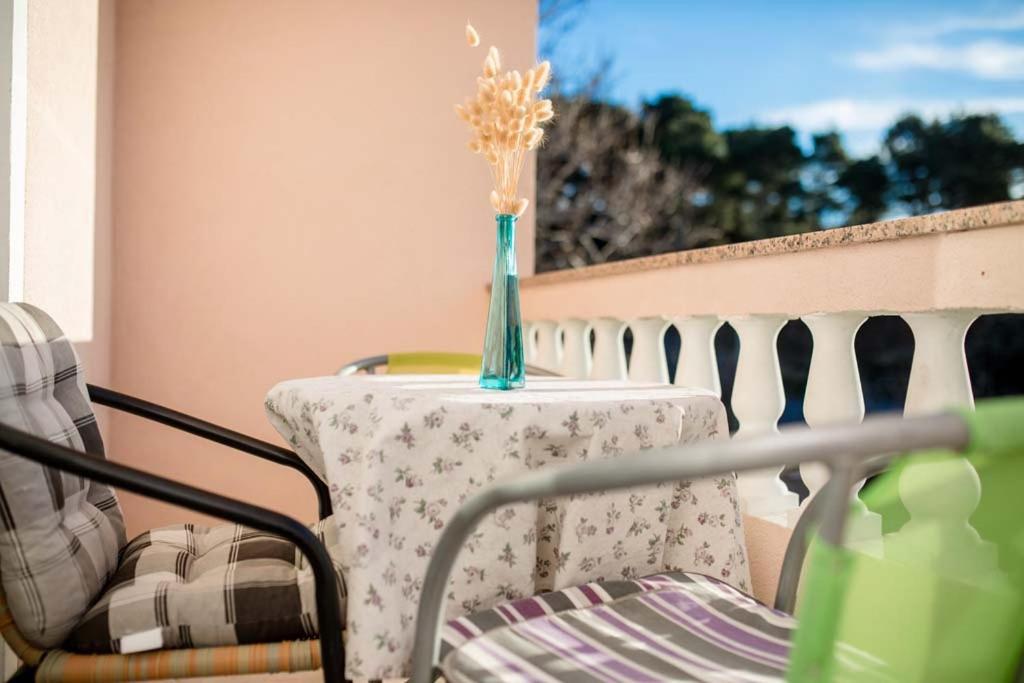 Apartmani Luka Banjol Екстериор снимка