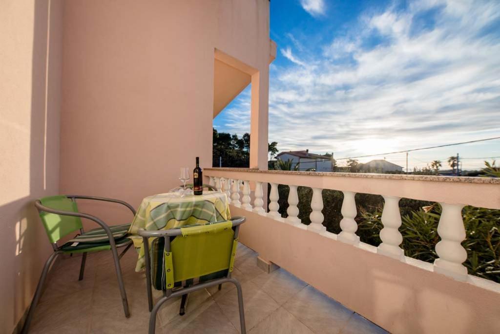 Apartmani Luka Banjol Екстериор снимка