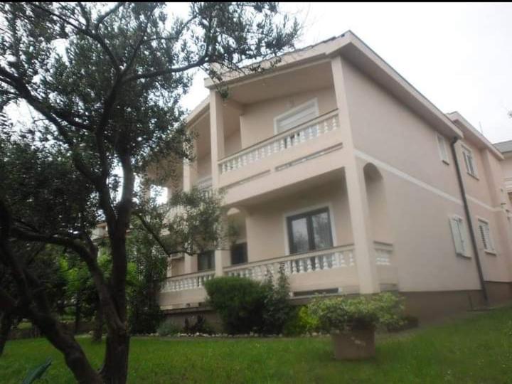 Apartmani Luka Banjol Екстериор снимка